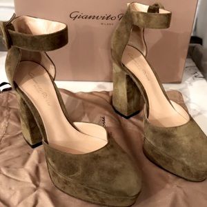 Gianvito Rossi new suede pump